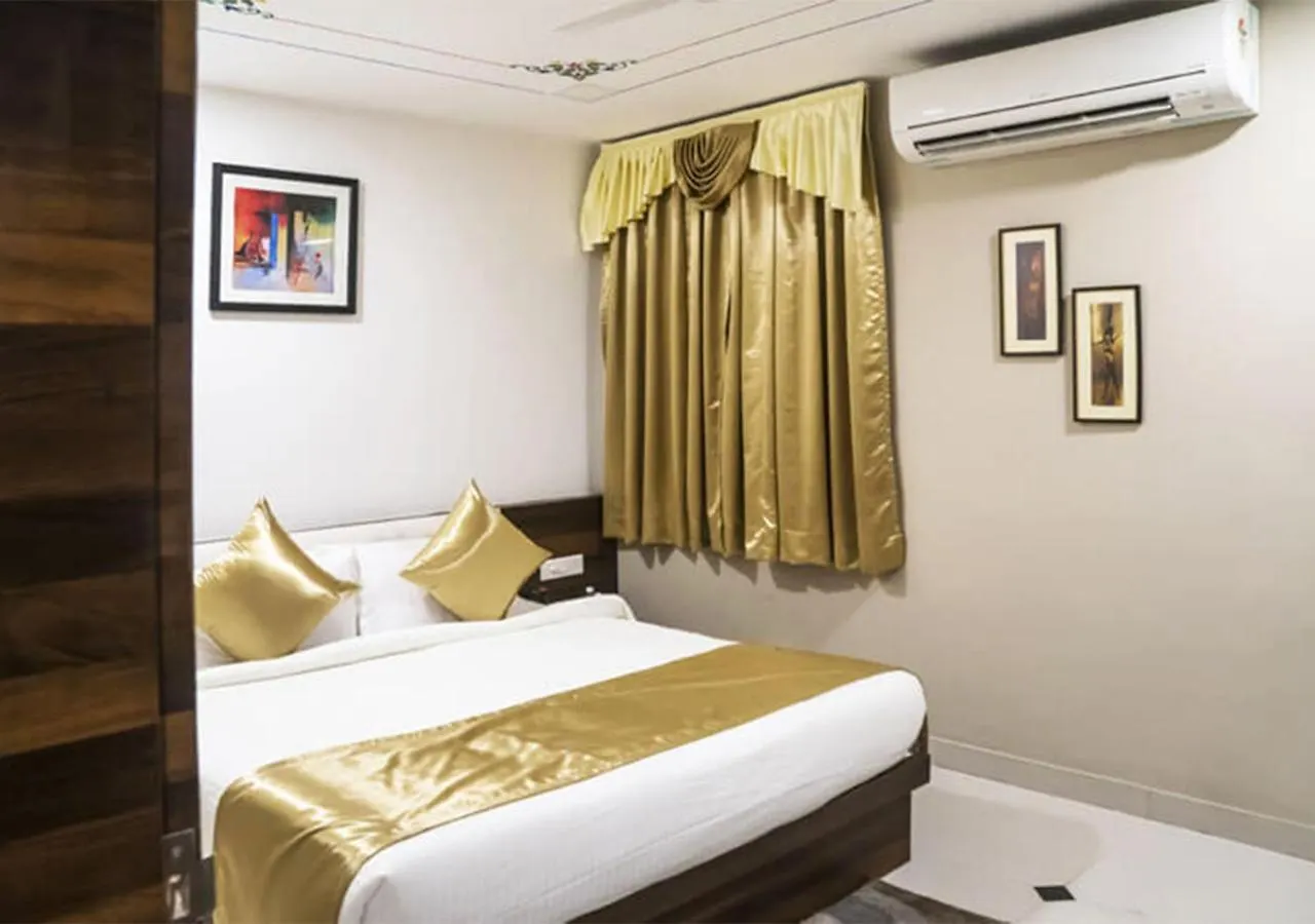 ***  Hotel Kingfisher Udaipur India